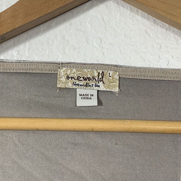 Live And Let Live NWT Sublimation Embroidered Blouse Size Large Women’s - Picture 9 of 14